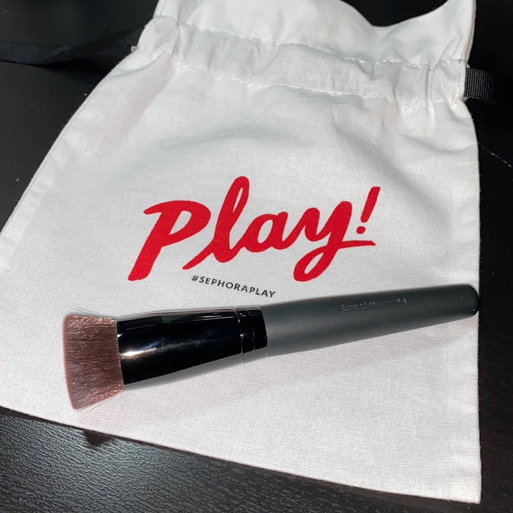 Bare Minerals Perfecting Face Brush Makeup